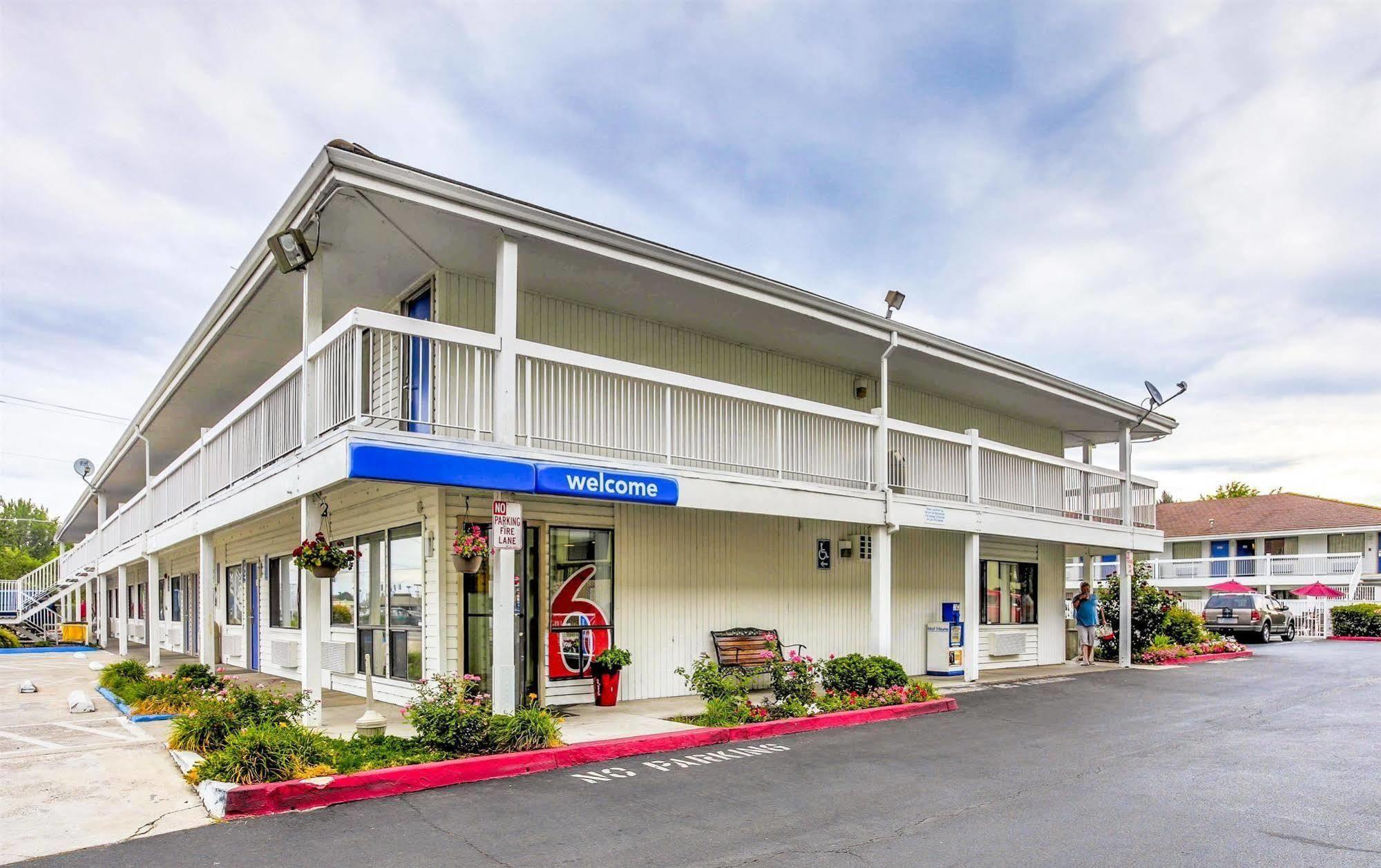 Motel 6-Medford, OR - North Exterior foto